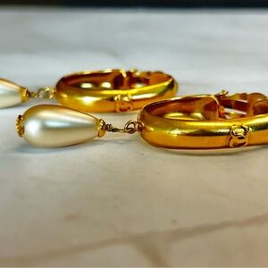 CHANEL Vintage Hoop Pearl Earrings